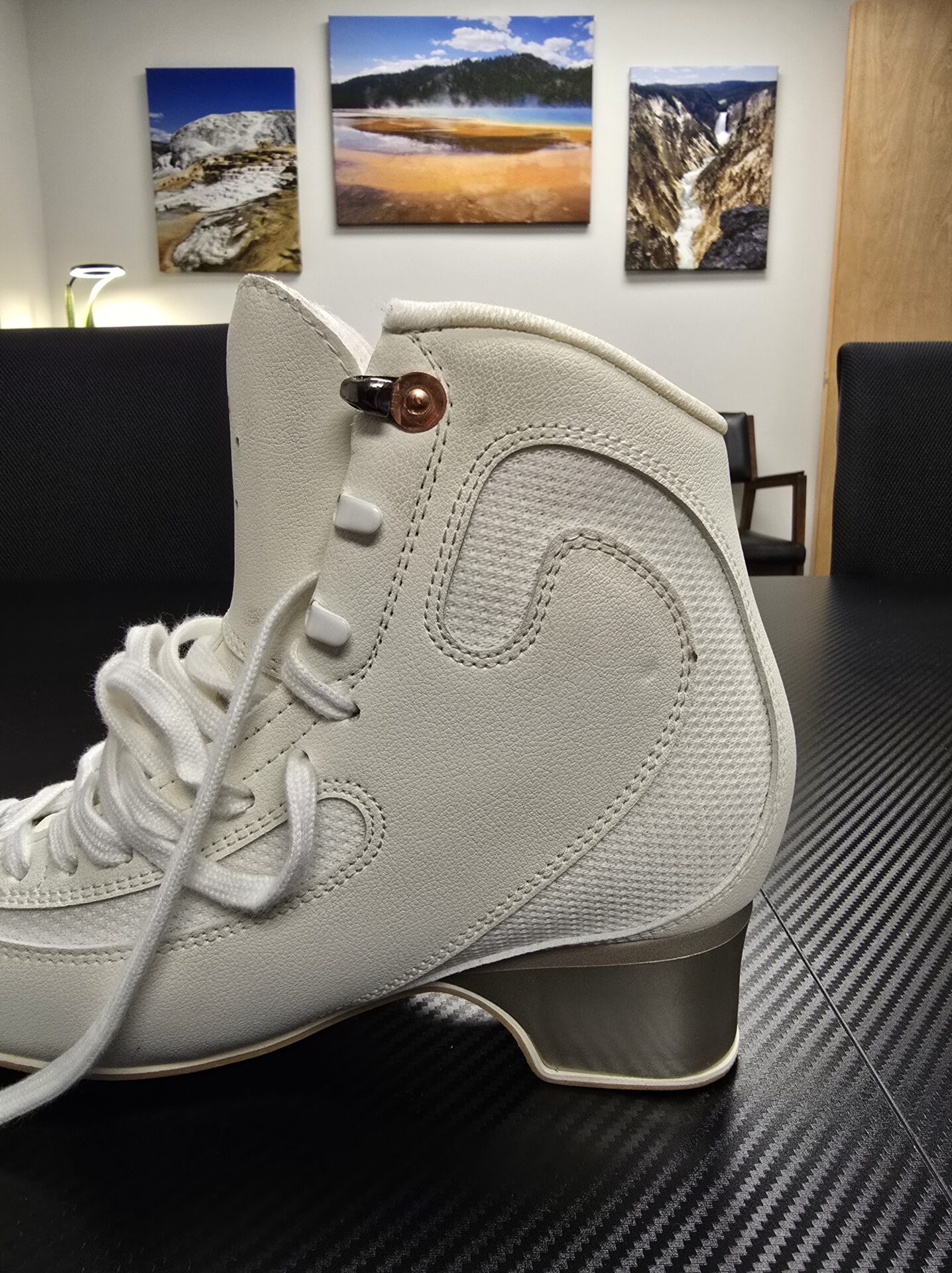 ROLLER SERVICES Skates U.S.