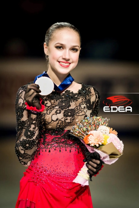 Ice Gallery Skates U.S.
