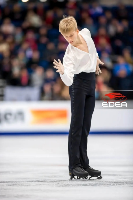 Ice Gallery Skates U.S.
