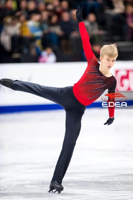 Ice Gallery Skates U.S.