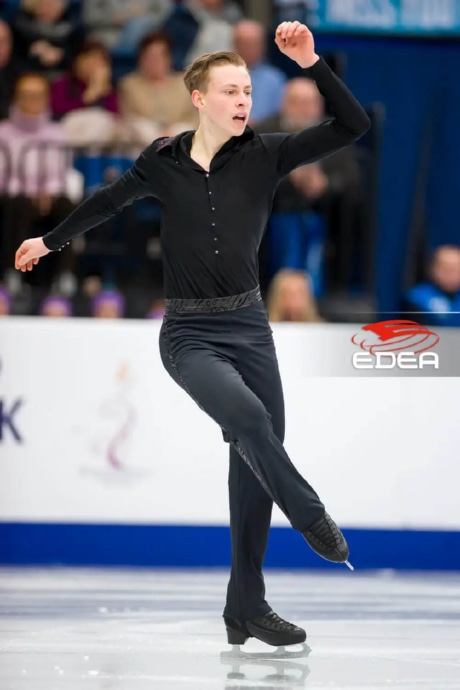 Ice Gallery Skates U.S.