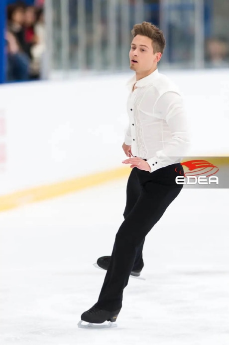 Ice Gallery Skates U.S.
