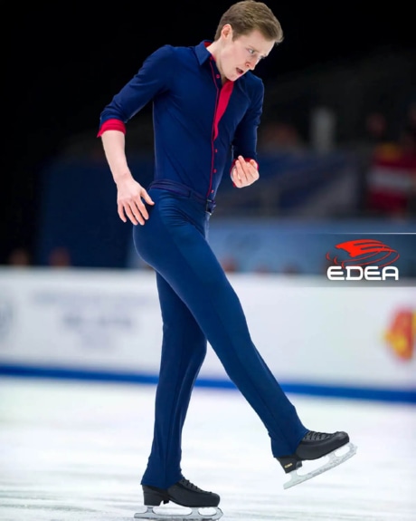 Ice Gallery Skates U.S.