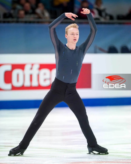 Ice Gallery Skates U.S.