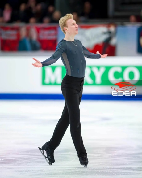 Ice Gallery Skates U.S.