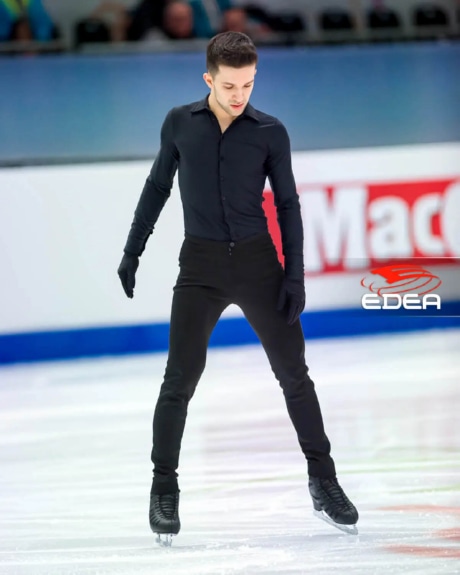Ice Gallery Skates U.S.