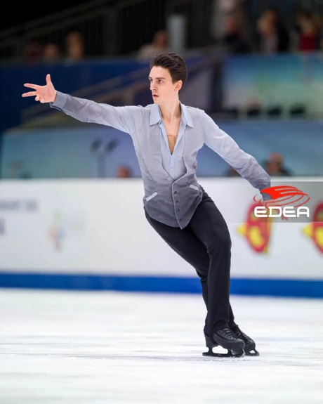 Ice Gallery Skates U.S.