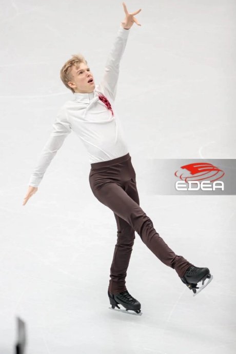 Ice Gallery Skates U.S.