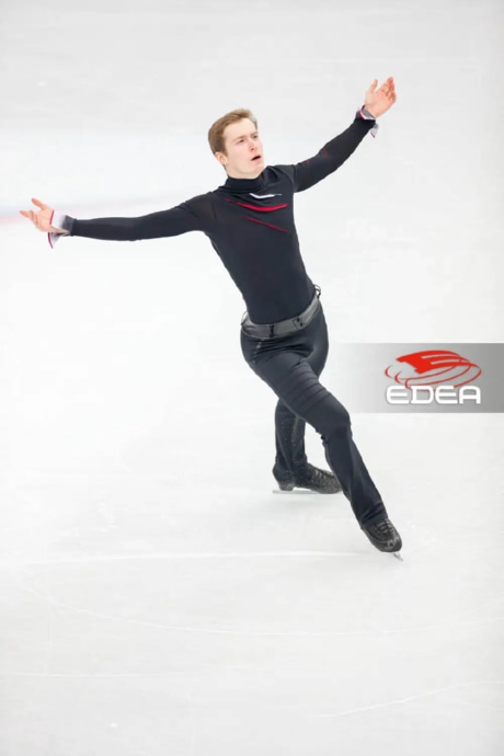 Ice Gallery Skates U.S.