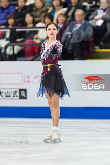 Ice Gallery Skates U.S.