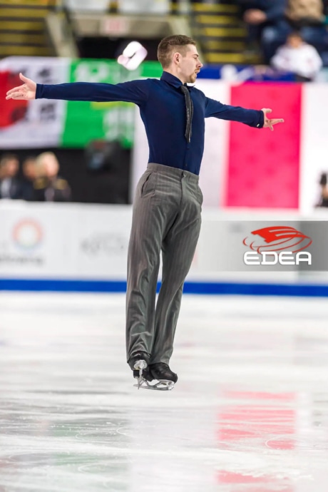 Ice Gallery Skates U.S.