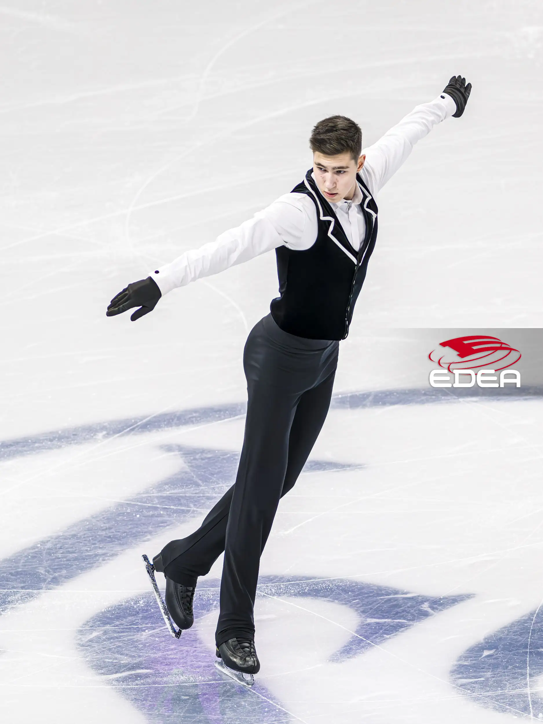 Ice Gallery Skates U.S.