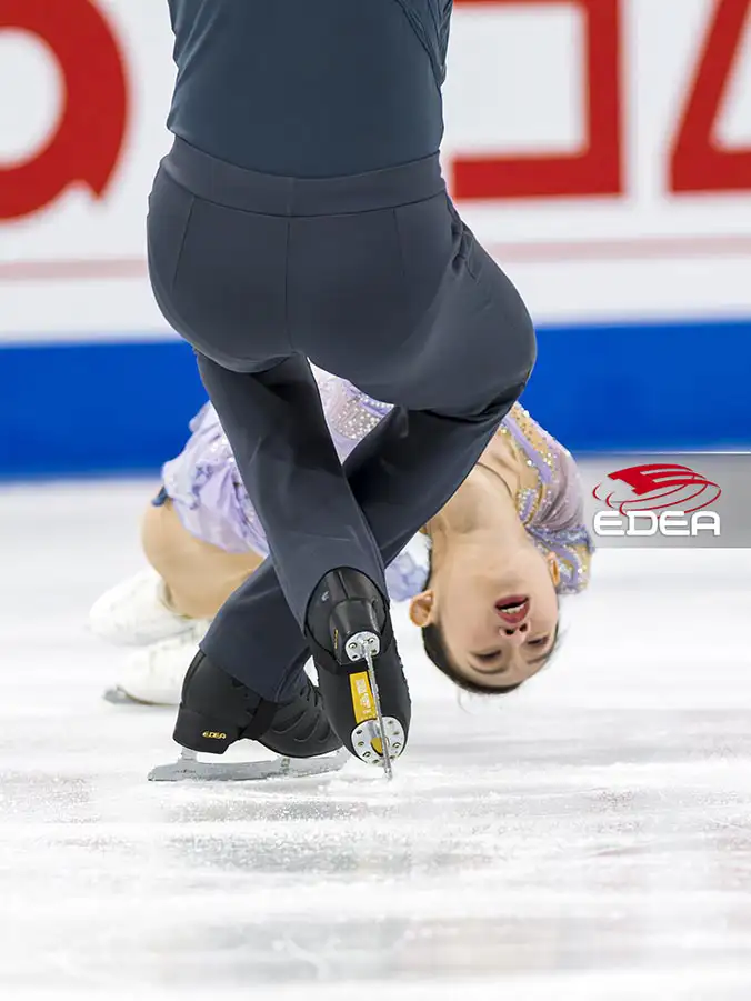 Ice Gallery Skates U.S.