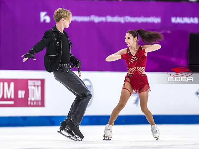 Ice Gallery Skates U.S.