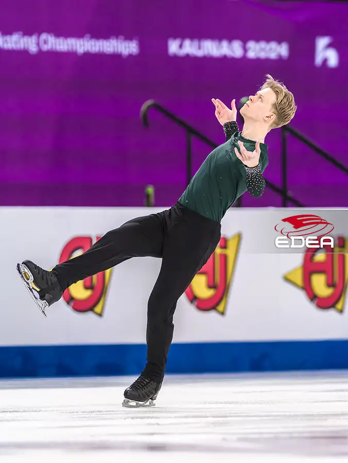 Ice Gallery Skates U.S.