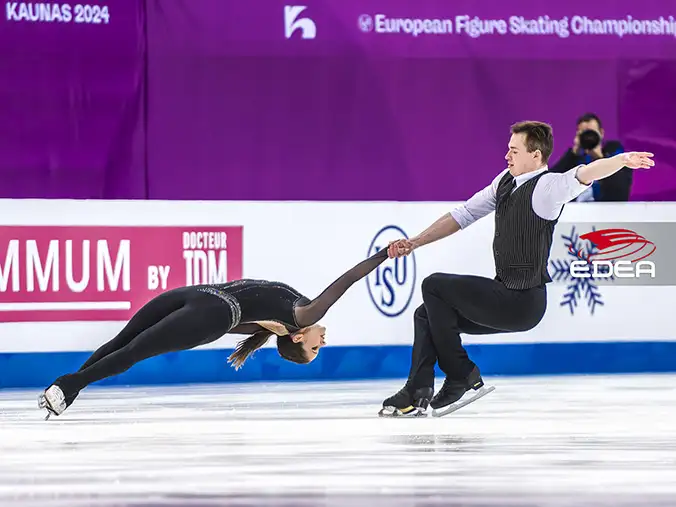 Ice Gallery Skates U.S.